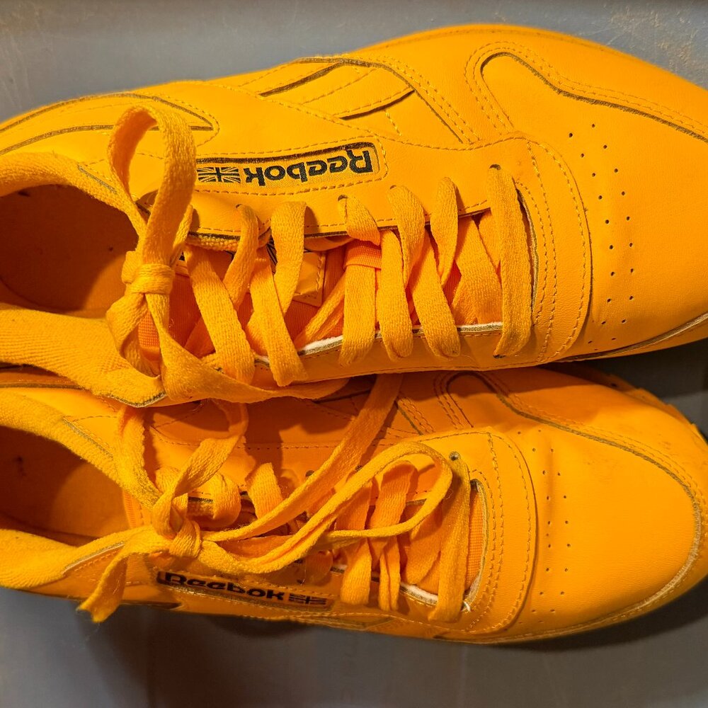 LowTop Reebok Mens 8 / EU 40.5  - Creamsicle Yellow